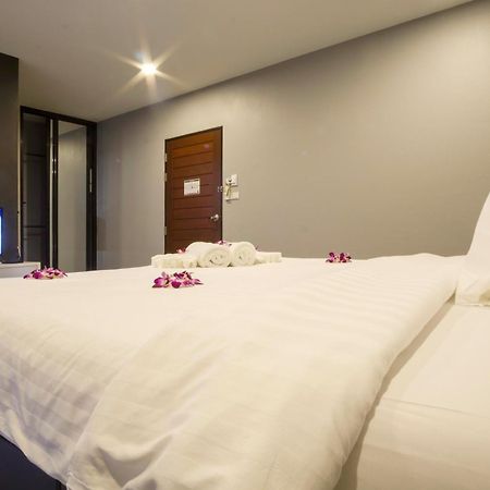 C Cha-Am Hotel Buitenkant foto