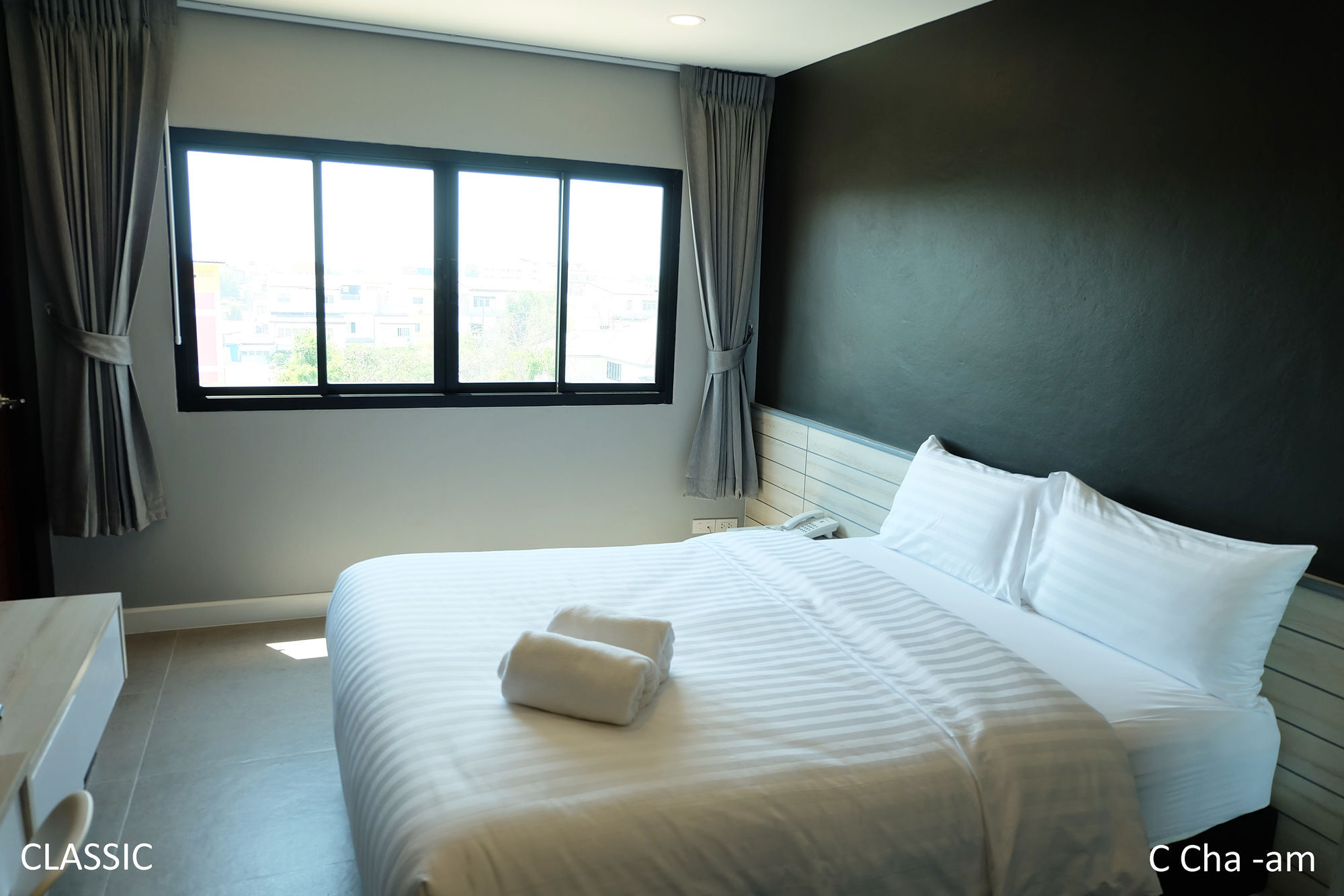 C Cha-Am Hotel Buitenkant foto